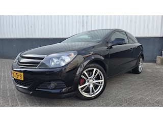 Opel Astra GTC 1.6 T Cosmo