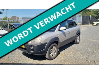 Hyundai Tucson 2.0i Dynamic 142.000km. Airco Cruise PDC Trekhaak 1400kg.
