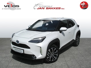 Toyota Yaris Cross Hybrid Dynamic all season parelmoer wit