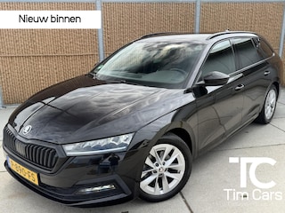 Skoda Octavia Combi 1.0 e-TSI Sport Business Automaat | LED verlichting | Stoelverwarming | Navigatiesysteem | Apple CarPlay/Android Auto Smartlink | Sfeerverlichting | 17 inch lichtmetalen velgen | Parkeersensoren voor en achter