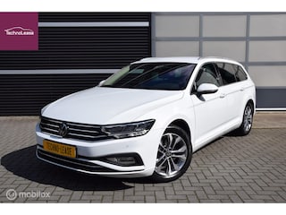 Volkswagen Passat Variant 1.5 TSI Business edition Dealer Onderhouden afn. trekhaak ACC Virtual cockpit