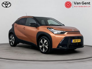 Toyota Aygo Hybrid 115 pulse | Apple Carplay / Android Auto | Adaptive Cruise | LED | Clima | Parkeersensoren voor/achter | Camera | 17 inch | Privacy glas