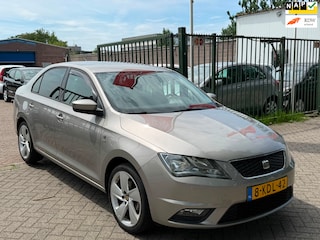 Seat Toledo 1.2 TSI Businessline High Zeer netjes airco navigatie cruis control trekhaak