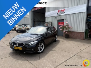BMW 3-serie Touring 320d EDE Corporate Lease Essential Airco, cruise, pdc