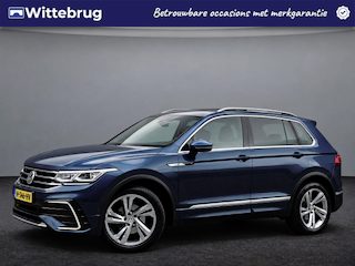 Volkswagen Tiguan 1.5 TSI R-Line Business+ / Pano / Navi / App connect / Harman-kardon / Elektrische klep / Lichtmetaal 19 inch /