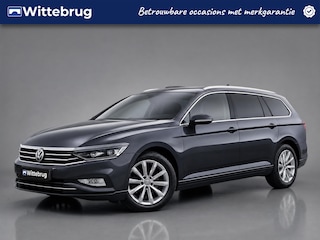 Volkswagen Passat Variant 1.5 TSI Comfort Business / Navigatie / App connect / Zwenkbare trekhaak / Camera / Parkeersensoren V+A / Elektrische achterklep /