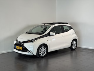Toyota Aygo 1.0 VVT-i x-wave | Cabriodak | Airco | Achteruitrijcamera |