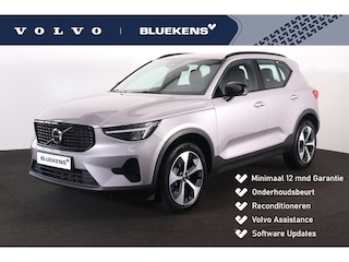 Volvo XC40 B4 Plus Dark - IntelliSafe Assist & Surround - Harman/Kardon audio - Parkeercamera achter - Verwarmde voorstoelen & stuur - Parkeersensoren voor & achter - Elektr. bedienb. voorstoelen met geheugen links - Draadloze tel. lader - Inklapbare trekhaak - 19' LMV