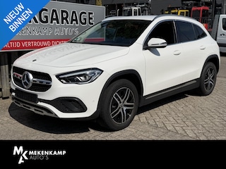 Mercedes-Benz GLA 250 e Business Solution Luxury Limited 18"/Trekhaak/Stoelverwarming/Sfeerverlichting/Camera/PDC v+a/Apple Carplay & Android Auto