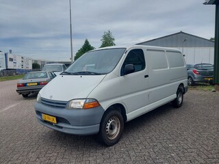 Toyota HiAce 2.7i LWB