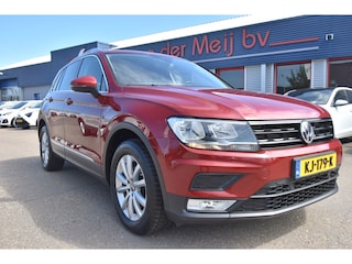 Volkswagen Tiguan 1.4 TSI Connected Series , CLIMATRONIC , V STOEL VERW , PDC V+A , LMV17 , NAVI ,