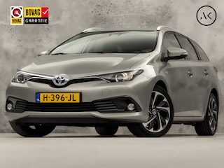 Toyota Auris Touring Sports 1.8 Hybrid Sport Automaat (NAVIGATIE, CAMERA, STOELVERWARMING, GETINT GLAS, SPORTSTOELEN, CRUISE, KEYLESS, NIEUWSTAAT)