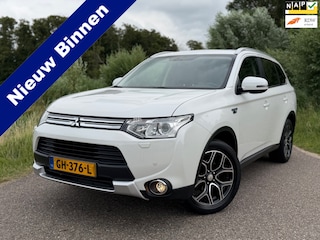 Mitsubishi Outlander 2.0 PHEV Limited Edition X-Line / 1ste Eigenaar / Clima / Navi / Schuif-Opendak / Camera / Leder / PDC / NAP