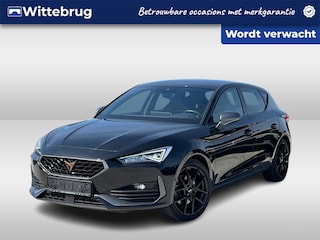 Cupra Leon 1.4 e-Hybrid 204pk DSG Performance / Kuipstoelen / Verwarmbaar stuurwiel / Full Link / Navigatie / Achteruitrijcamera / 18'' LMV