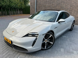Porsche Taycan 4S Performance 84 kWh, KRIJTGRIJS, BTW, SOH 89%, Dealer Onderh, Luchtvering, Glas dak,Bose, Memory