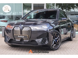 BMW iX (i20) xDrive40 M-Sport 326pk 99% SoH I Stoelverkoeling I Laser LED I Navi I HarmanKardon