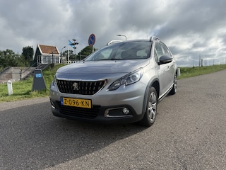 Peugeot 2008 1.2 PureTech Signature bj november2019/distr.vervangen2025/parkeersensoren achter