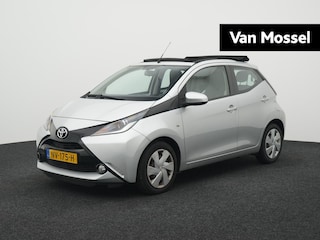 Toyota Aygo 1.0 VVT-i x-wave SCHUIFDAK | ACHTERUITRIJCAMERA | NAVIGATIE | APPLE CARPLAY | TREKHAAK | CRUISE | AIRCO | BLUETOOTH |12 MAANDEN BOVAG GARANTIE |
