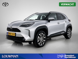 Toyota Yaris Cross 1.5 Hybrid 115 First Edition Comfort Pack | BTW voertuig | Dodehoek detectie | Stuur+stoelverwarming | Parkeersensoren voor+achter | Draadloze telefoonlader | Apple CarPlay/Android Auto | Cruise Control Adaptive |