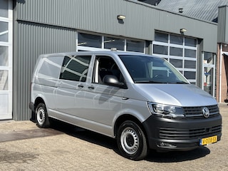 Volkswagen Transporter 2.0 TSI L2H1 Benzine Dubbele Schuifdeur Airco Cruise controle Bpm vrij Trekhaak Klep achter Euro 6 Benzine Ideaal voor ombouw naar Camper !!