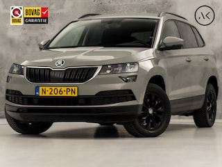 Skoda Karoq 1.5 TSI ACT Sport 150Pk Automaat (APPLE CARPLAY, GROOT NAVI, CLIMATE, KEYLESS, GETINT GLAS, SPORTSTOELEN, CRUISE, PARKEERSENSOREN, NIEUWE APK, NIEUWSTAAT)