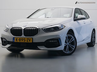 BMW 118i Business Edition Plus Sport (DIGITAAL COCKPIT,KEYLESS,SPORTSTOELEN,LED,CLIMATE,APPLE CARPLAY,PARKEERSENSOR)