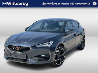 Cupra Leon 1.4 e-Hybrid VZ Performance / Sportstoelen / 19'' LMV / Parkeersensoren achter