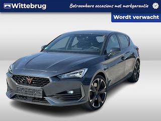 Cupra Leon 1.4 e-Hybrid VZ Performance / Sportstoelen / 19'' LMV / Parkeersensoren achter