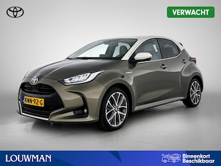 Toyota Yaris 1.5 Hybrid Style + | Dealer onderhouden | Lichte kleur half lederen interieur | Stoelverwarming | Climate Control | Cruise Control Adaptive | achteruitrijcamera |