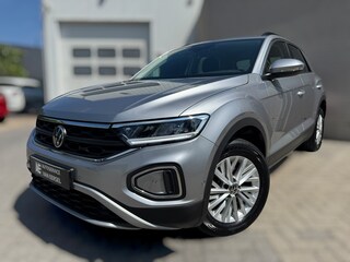 Volkswagen T-Roc 1.0 TSI Life CAMERA / LED / NAVIGATIE / DIGITAL COCKPIT / PARK ASSIST / STOELVERWARMING