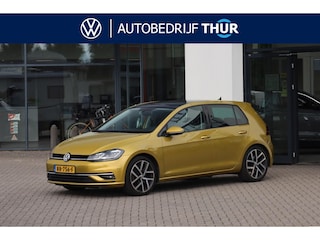Volkswagen Golf 1.5 TSI Highline 150PK / 110kW DSG, Apple Carplay & Android Auto, LED koplampen, LED achterlichten met dynamische richtingaanwijzers, elektrisch verstel-, verwarm- en inklapbare buitenspiegels (spiegelpakket), draadloze telefoonlader, discover pro navigatie, parkeersensoren voor en achter (PDC), privacy glas, adaptieve cruise control (ACC), 2-zone climatronic, licht- en regensensor etc.