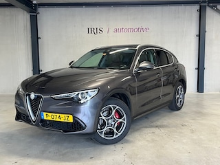 Alfa Romeo Stelvio 2.0 T AWD Super - Pano - Harman Kardon - Memorystoelen - Camera - Volleder
