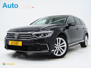 Volkswagen Passat Variant 1.4 TSI PHEV GTE | Panoramadak | Leder/Alcantara | Trekhaak | Massage | 360 | Sfeerlicht | Keyless