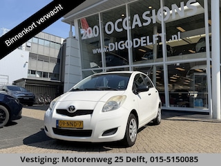 Toyota Yaris 1.0 VVTi Acces . AIRCO . ELEKTRSICHE RAMEN VOOR . RADIO-CD/MP3 SPELER .