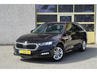Skoda Octavia Combi 1.0 TSI Business Edition BJ2021 Lmv 16" | Led V+A | Dynamische knipperlichten | Pdc | Elek. achterklep | App-Connect | Navi | Virtual cockpit | Dashboard verlichting | Climate control | Cruise control | Extra getint glas