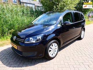 Volkswagen Touran 1.2 TSI 105pk 7-Persoons Clima Navi Trekhaak 1300kg.