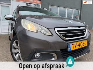 Peugeot 2008 1.2 VTi Allure met parkeersensoren en navigatie en bluetooth telefoon / media en cruise controle