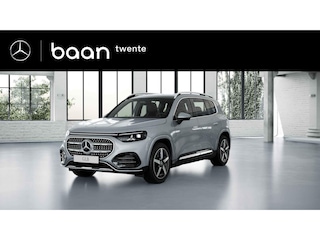 Mercedes-Benz GLB 250+ Business Solution AMG | Vast panoramadak | Trekhaak | Derde zitrij voor twee personen | Stoelverwarming voor | Spiegelpakket | Parkeerpakket