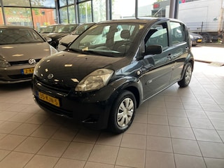 Daihatsu Sirion 2 1.0-12V Premium AIRCO APK 11-27 BJ 2010 !!!