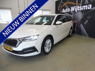 Skoda Octavia Combi 1.5 e-TSI Business Edition Trekhaak | Cruise | LED | Privacyglas | LMV 16"| NL auto | 1e eig.