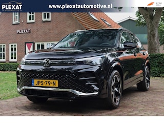 Volkswagen Tiguan 1.5 eHybrid R-Line Business Aut. | 2x R-Line | IQ Light | Slechts 3200KM | Massage | Adaptief | Dodehoek | LED