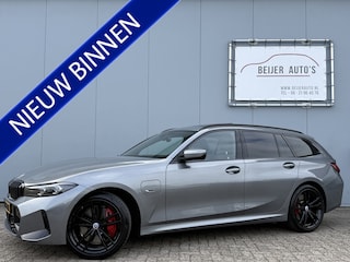 BMW 3-serie Touring 330e Automaat M-Sport/Schuifdak/19inch.