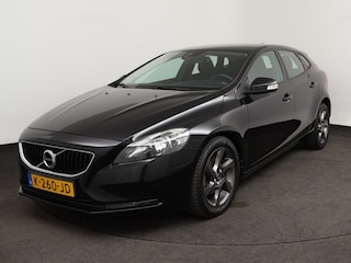 Volvo V40 2.0 T2 Momentum | 17 inch • Cruise • Parkeersensoren