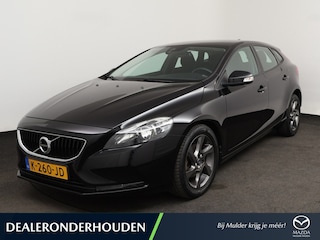 Volvo V40 2.0 T2 Momentum | 17 inch • Cruise • Parkeersensoren