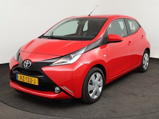 Toyota Aygo 1.0 VVT-i x-play | Automaat • Camera • Airco • CarPlay • Android