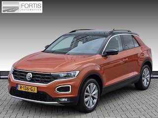 Volkswagen T-Roc 1.5 TSI Style Business | Automaat| Trekhaak| Keyless entry| Full LED|