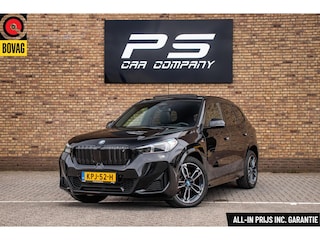 BMW iX1 xDrive30 67 kWh, Pano, Leder, Carplay, Ambient, H&K