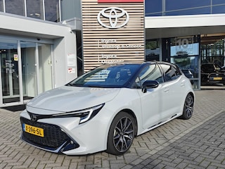 Toyota Corolla Hybrid 140 GR Sport SCHUIF/KANTELDAK SPORTIEVE UITSTRALING PARKEERSENSOREN
