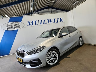 BMW 118i Executive Edition / Camera / Virtual / Sportstoelen / LED / NL Auto