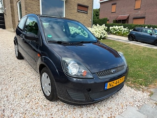 Ford Fiesta 1.3 82.000km/Airco/Nwe APK.